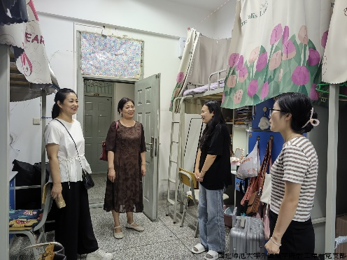 图4 宿舍 靳琰.png