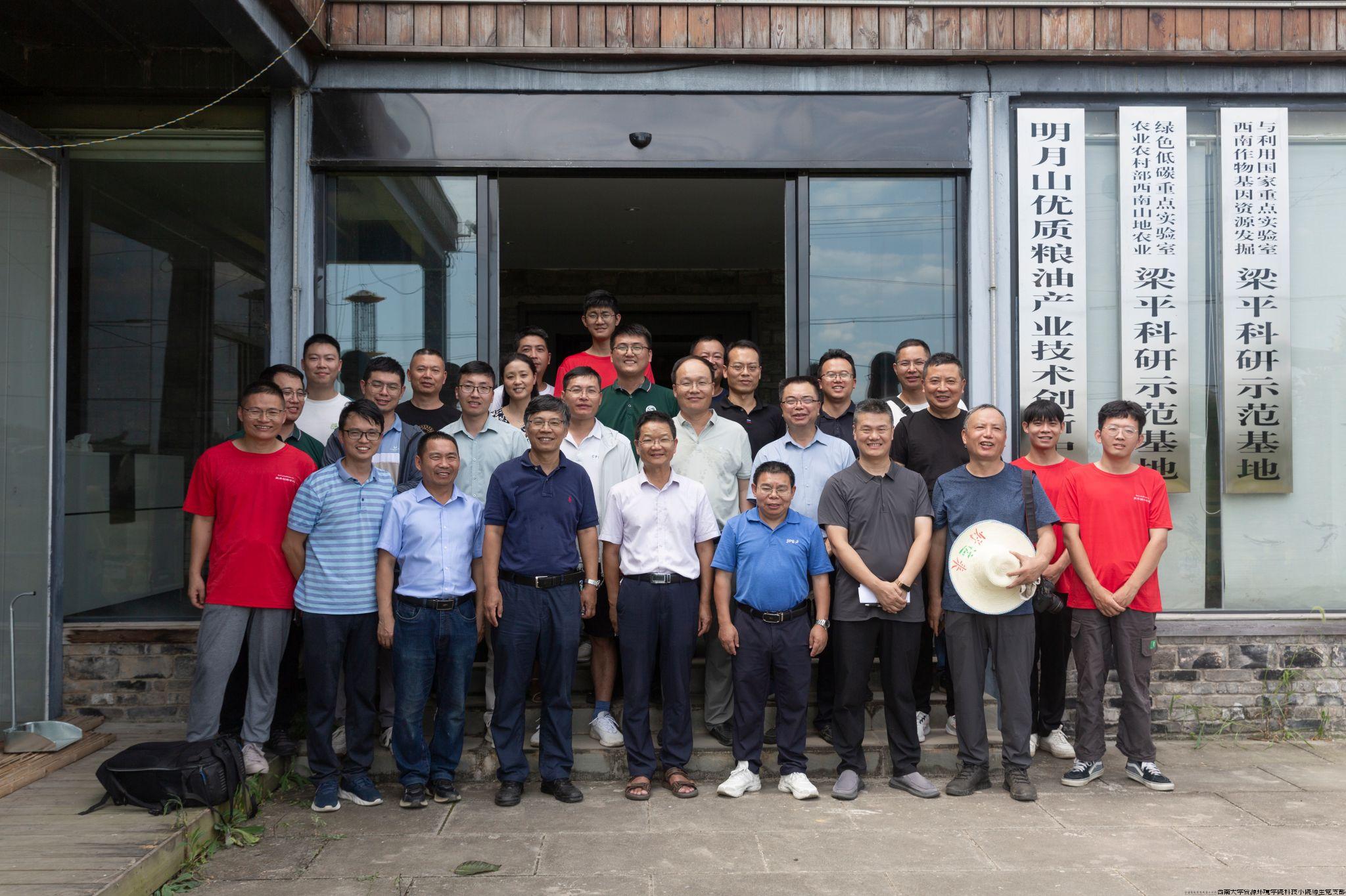 48B21654379BEE4E1AC360CD2A3_51070506_610CE.jpg 48B21654379BEE4E1AC360CD2A3_51070506_610CE.jpg