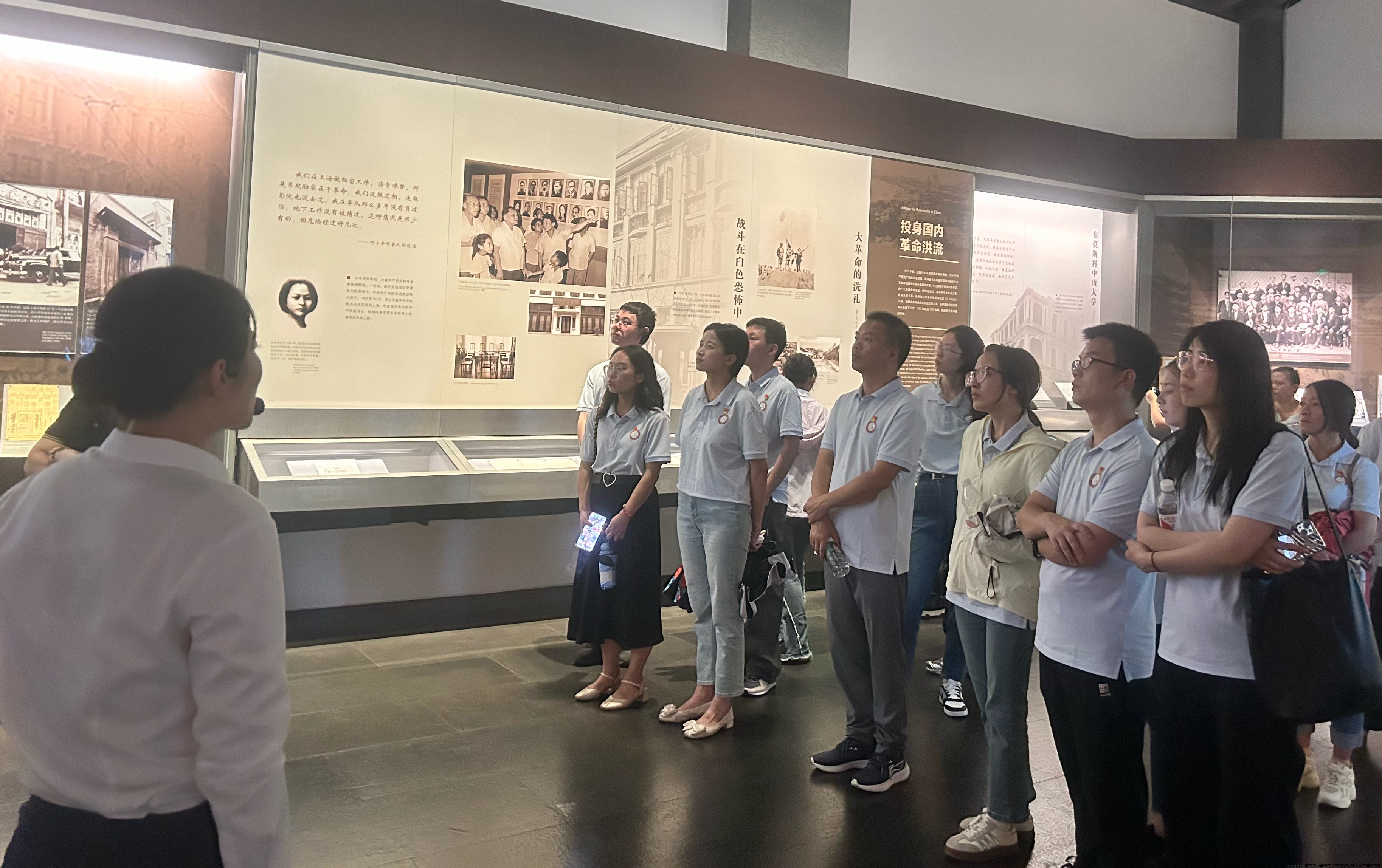 党支部成员在邓小平事迹陈列馆参观.png