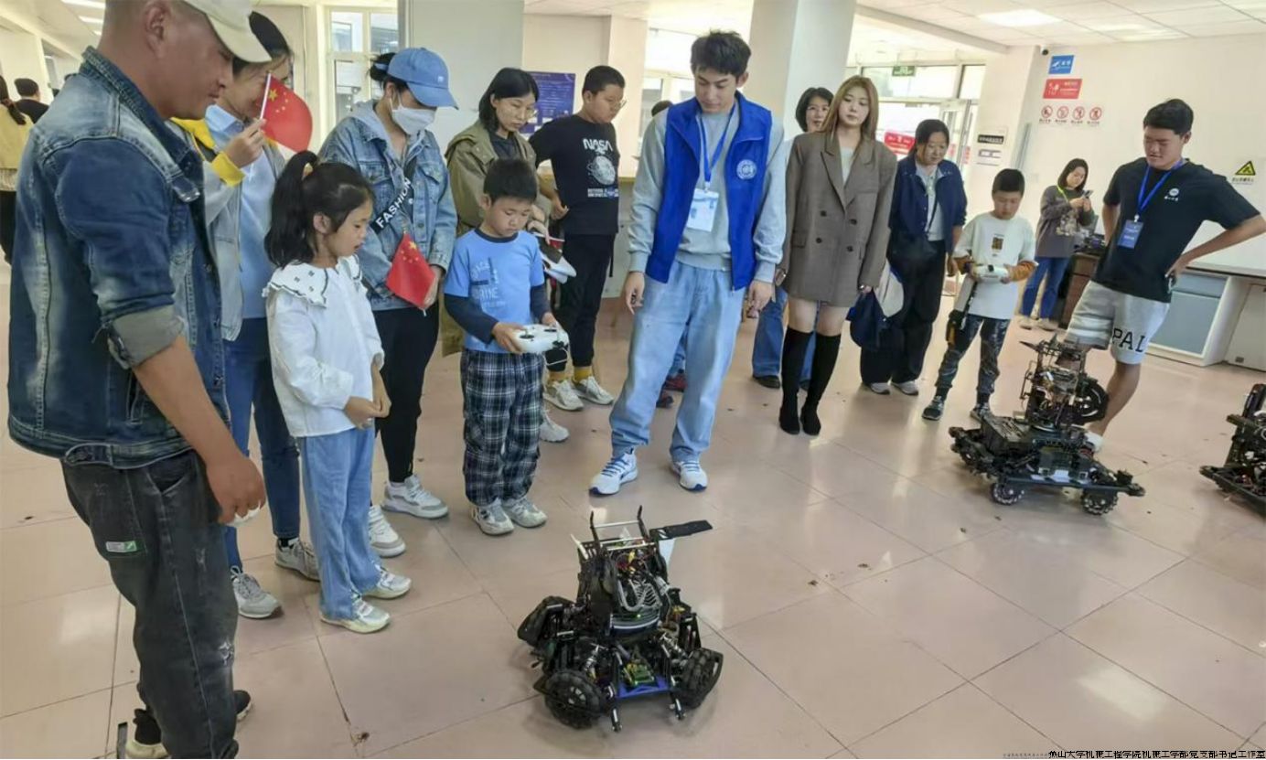 河北省机器人与智能装备科普示范基地现场.png 河北省机器人与智能装备科普示范基地现场.png