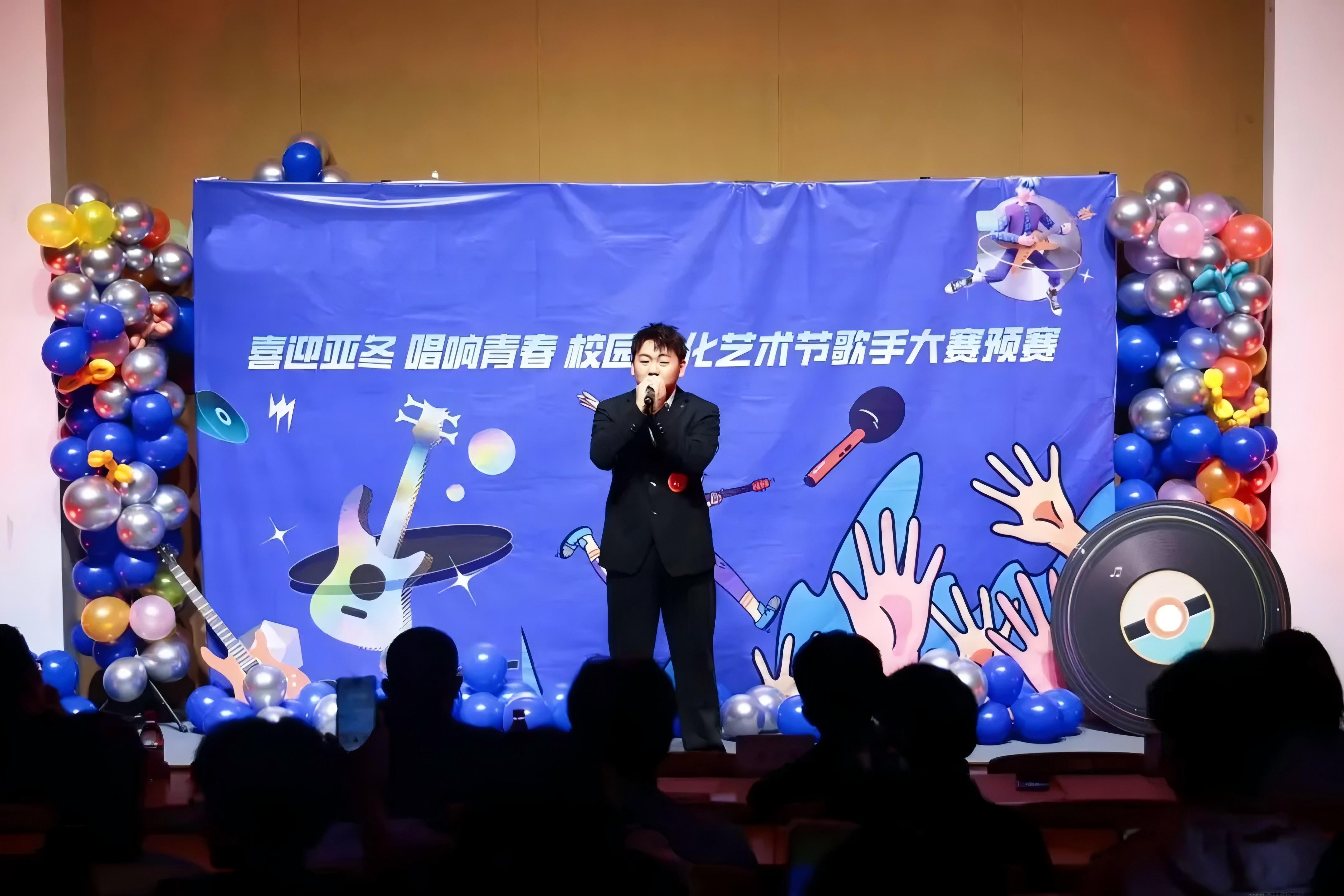 4号选手:2401201 闫旭.jpg 4号选手:2401201 闫旭.jpg