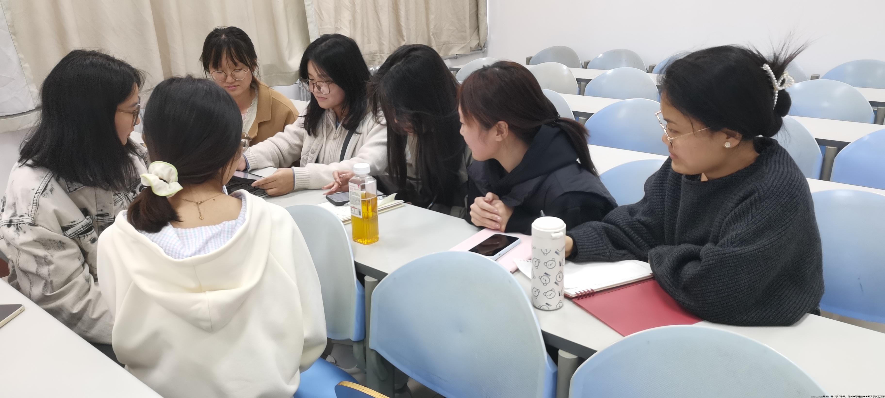 俄语系党支部各理论学习小组十月份集体学习 (1).jpg 俄语系党支部各理论学习小组十月份集体学习 (1).jpg