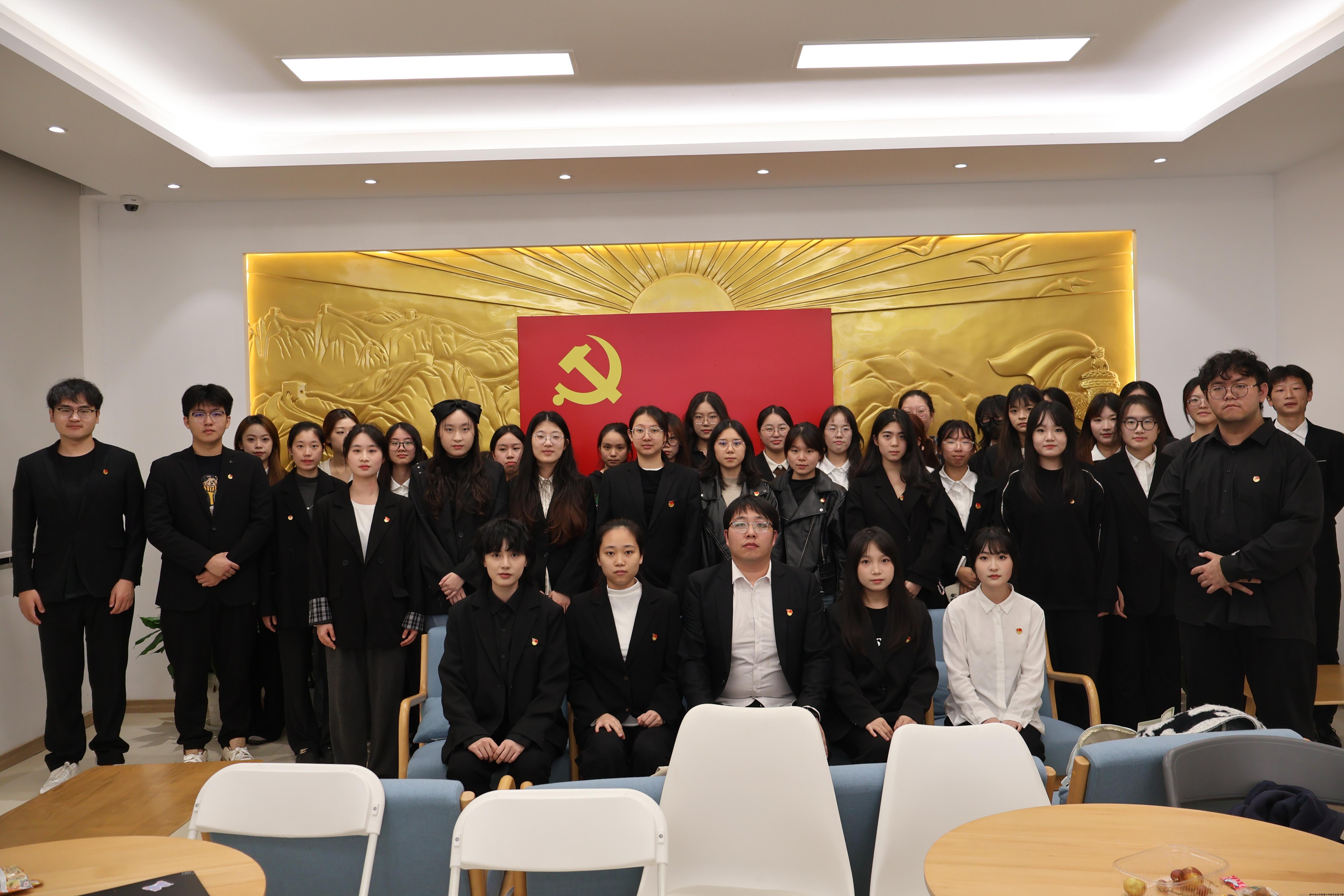 10最后大合照.JPG 10最后大合照.JPG