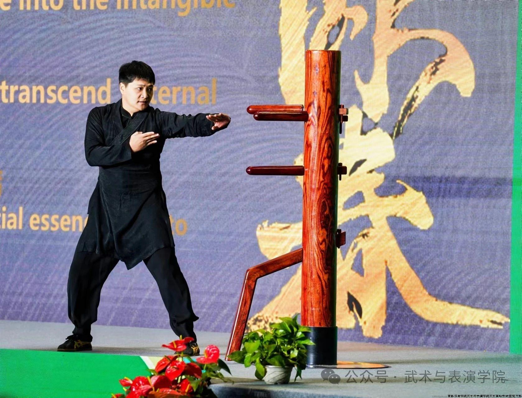 世界农业科技大会史龙龙老师2 - 副本.jpg 世界农业科技大会史龙龙老师2 - 副本.jpg