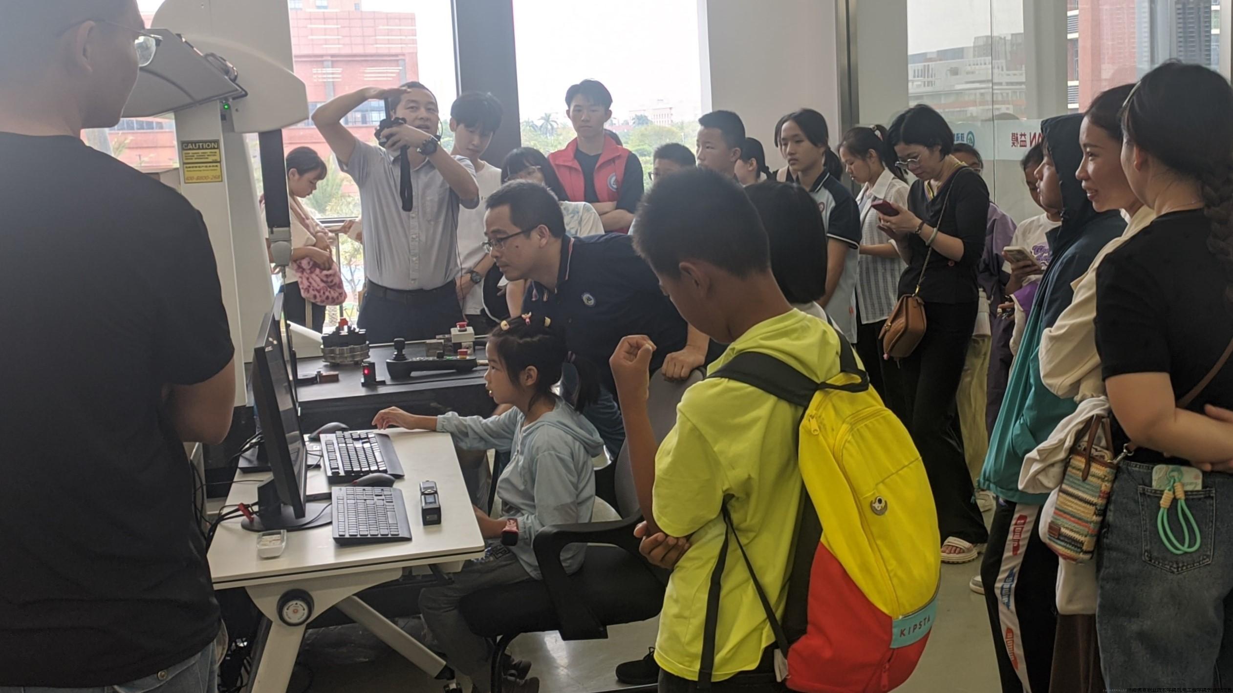 图2 现场体验.jpg