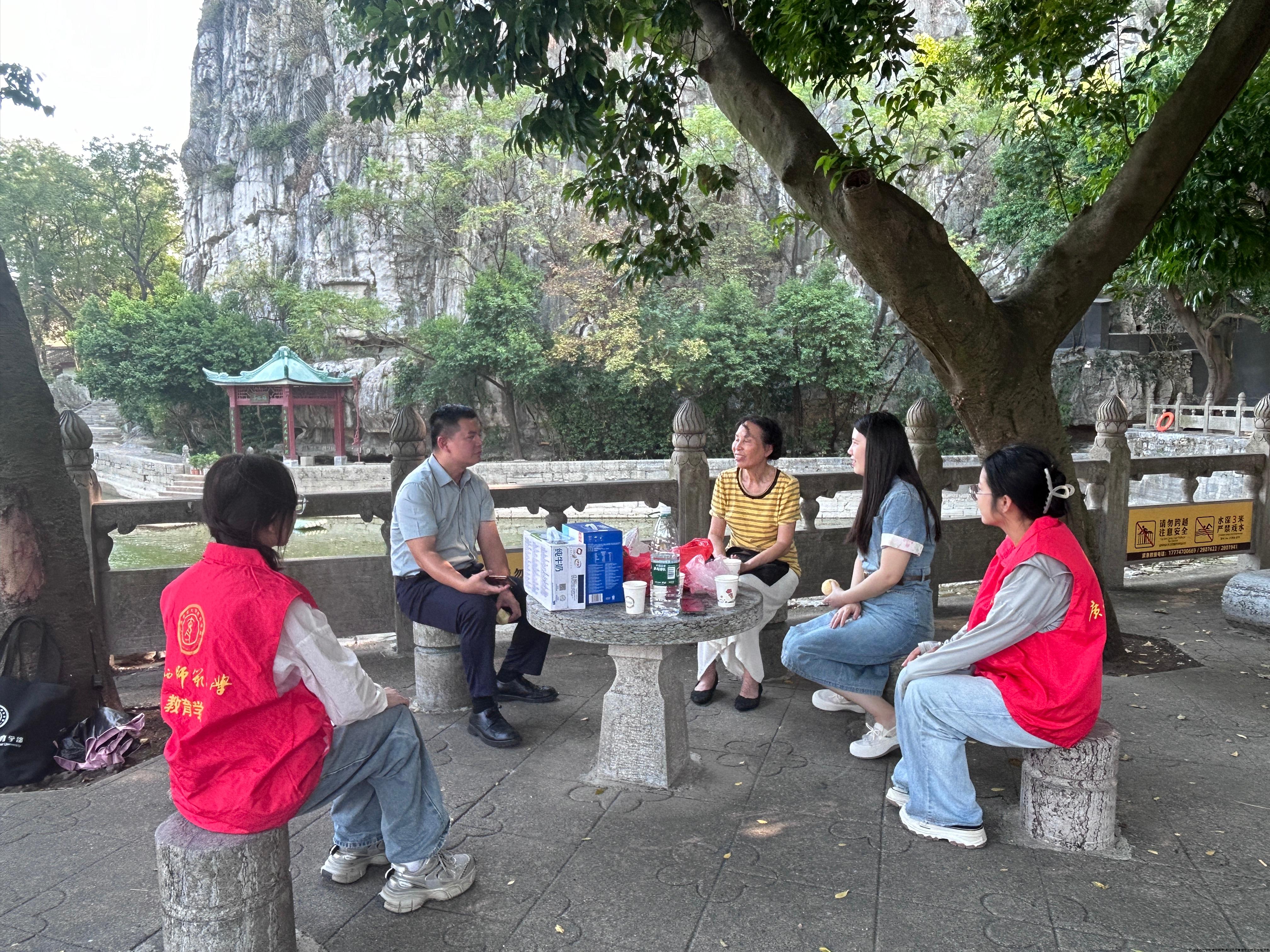 苏宝书记.jpg 苏宝书记.jpg