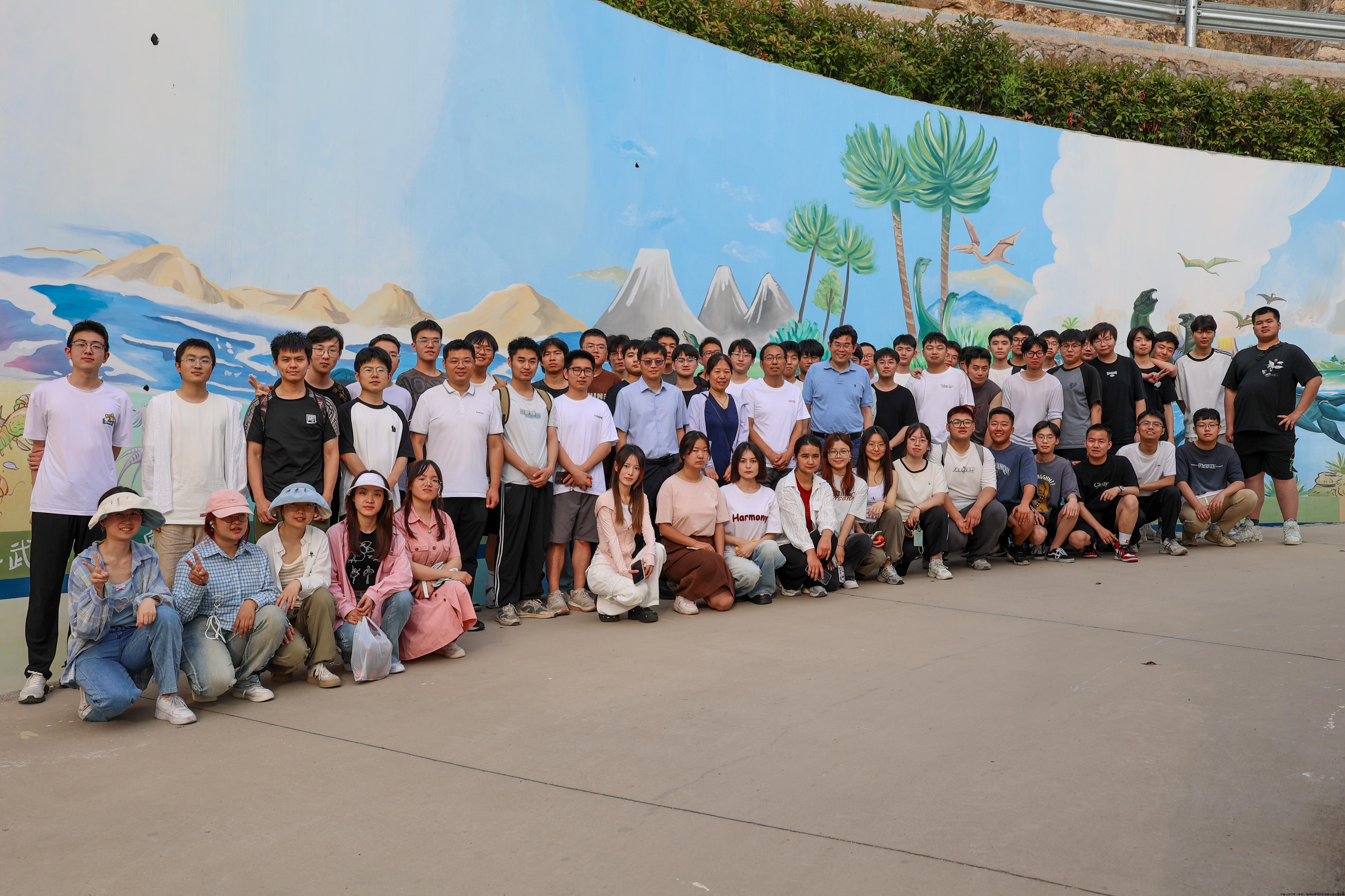 资源系党支部实践育人，师生支部联建，考察小黄山，增强报国本领