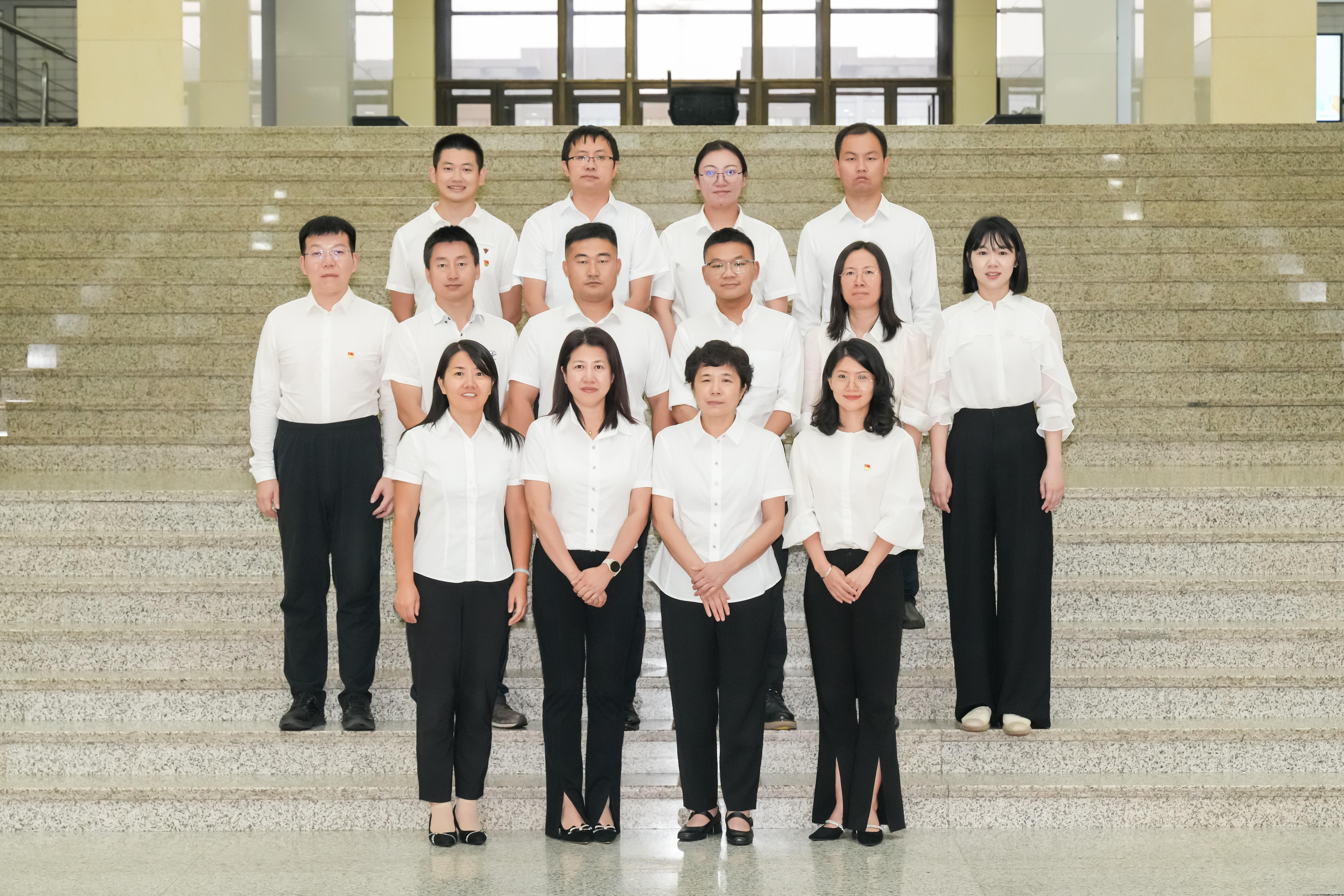 智慧农业系教师合影(2) 智慧农业系教师合影(2)